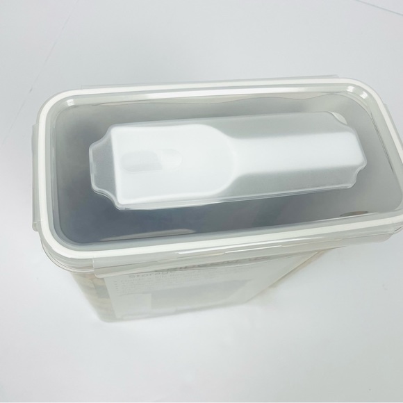 Fridgemate Storage Container With Scoop 195 oz - Picture 3 of 6